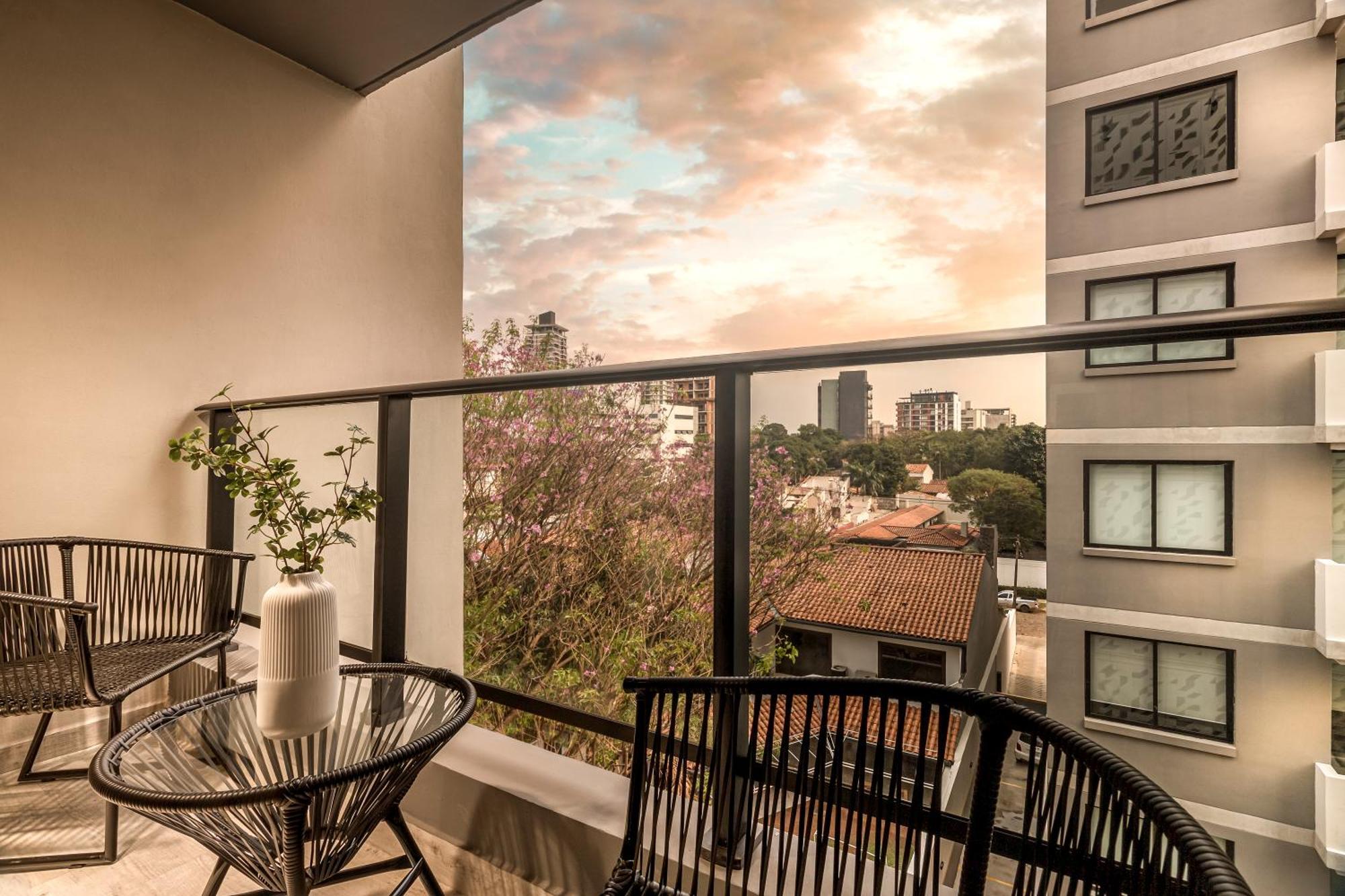 Zentrum - Stay & Residences By Ava Asuncion Luaran gambar